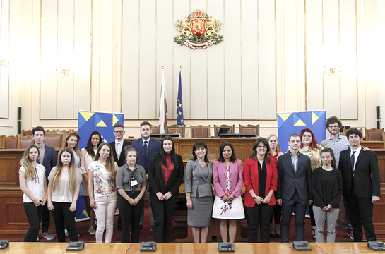 The President of the National Assembly Tsveta Karayancheva handed honorary certificates to the volunteers in the events of the Parliamentary Dimension of the first Bulgarian Presidency of the EU Council
