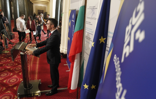 С реплика на парламентарния звънец ще бъде открита Срещата на председателите на Комисиите по европейски въпроси на парламентите на ЕС в София